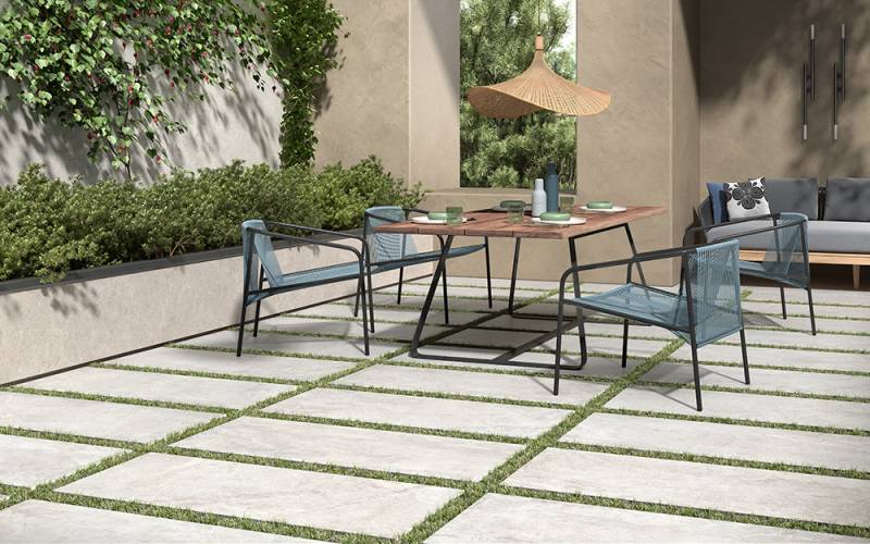 Dalles pour terrasse sur pelouse 2CM-CA01