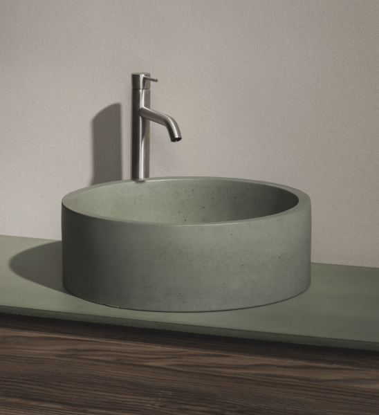 Vasques et baignoires en béton coloré