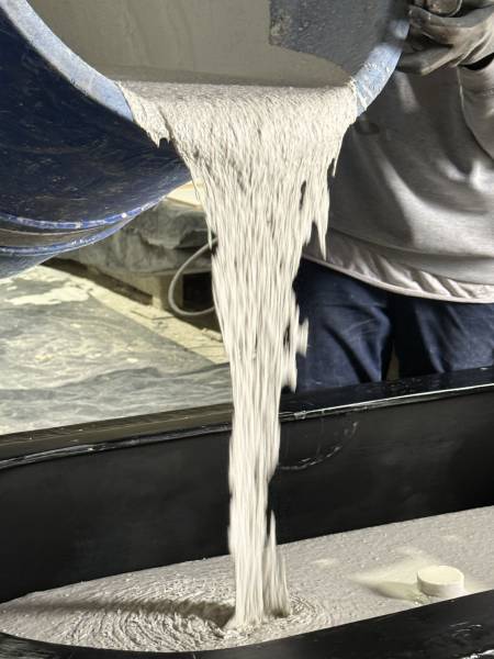 Vasques et baignoires en béton coloré