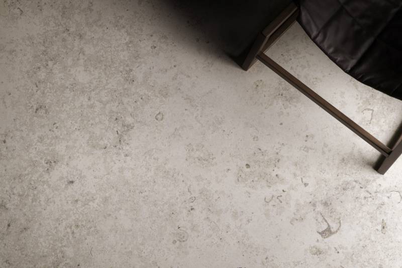 carrelage pierre avec fossiles PI-LI03