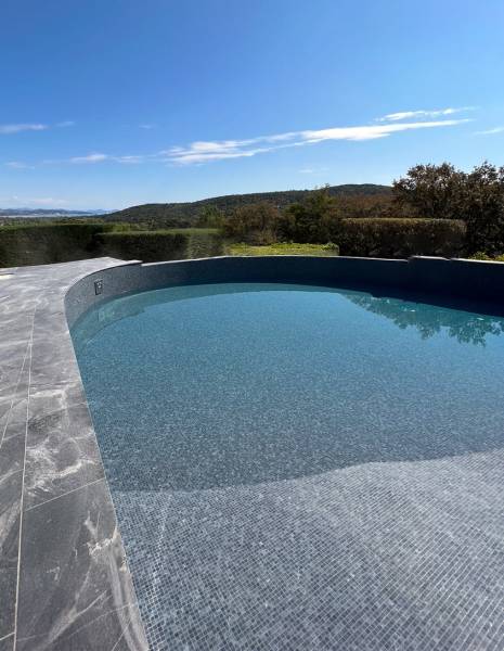Mosaique piscine marbre BI02