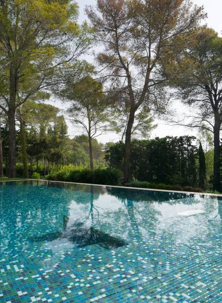 Rénovation de piscine mosaïque émeraude métallisée