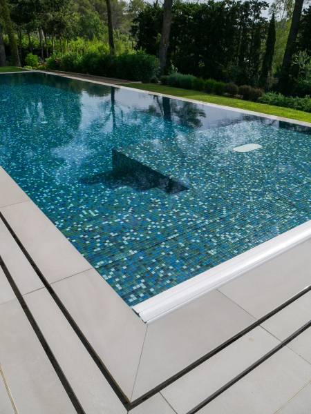 Rénovation de piscine mosaïque émeraude métallisée