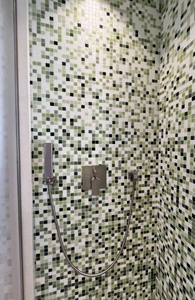 Salles de bains en mosaïques pixels - Saint-Tropez