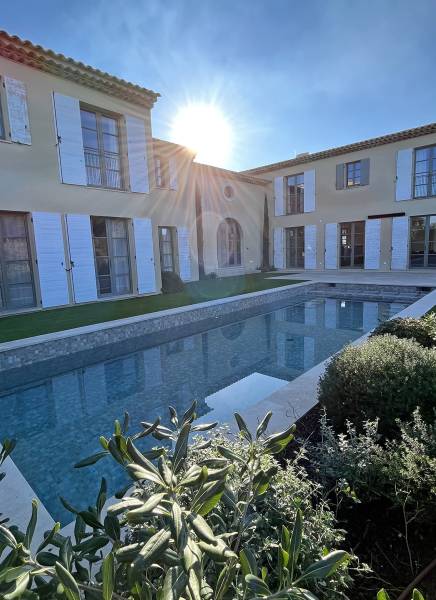 Grandes plaques de céramique - Villa Eucléia - Saint-Tropez