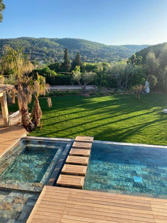 Carrelage piscine Bali Villa Rangali - Saint-Tropez